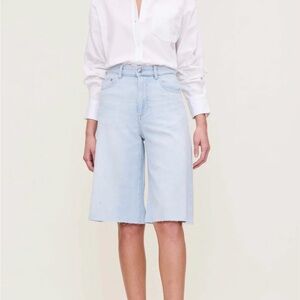 DL1961 Lucila Short in Poolside